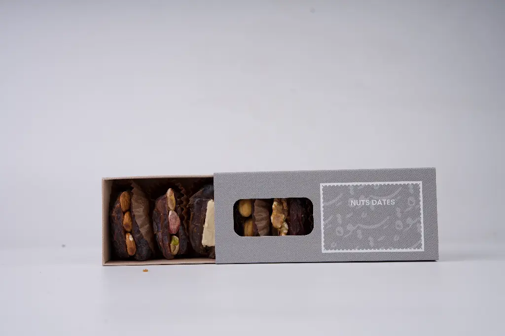 Nuts Mix Snack Box - Medjool Dates