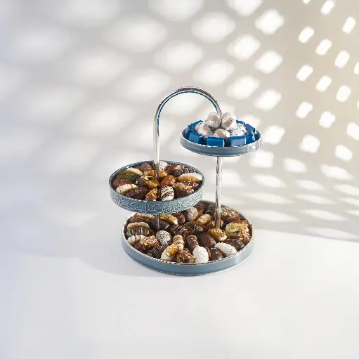 طبق أيقوني بثلاث طبقات